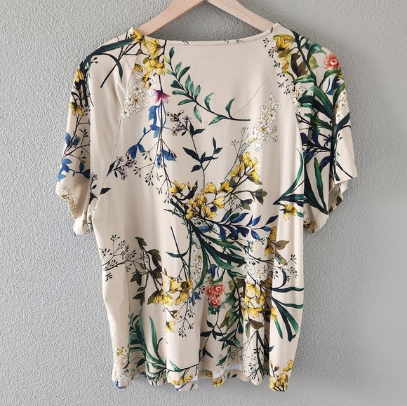 Chico's Floral Top Size 3 XL Honeycomb Pleated Short Sleeve Stretch Rayon Spring - Picture 4 of 9